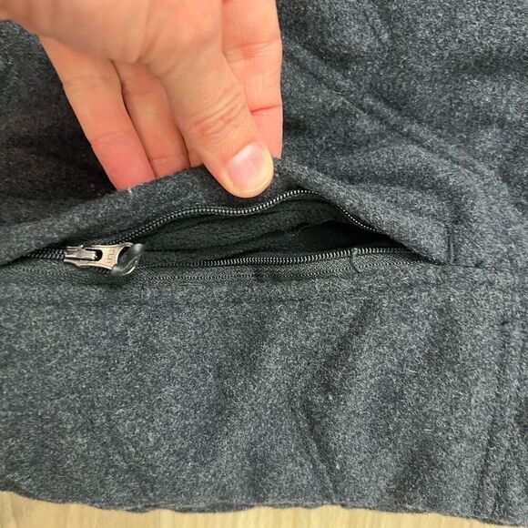 prAna Women's Gray Quilted Hooded Vest Size M Casual Sleeveless - Picture 9 of 9